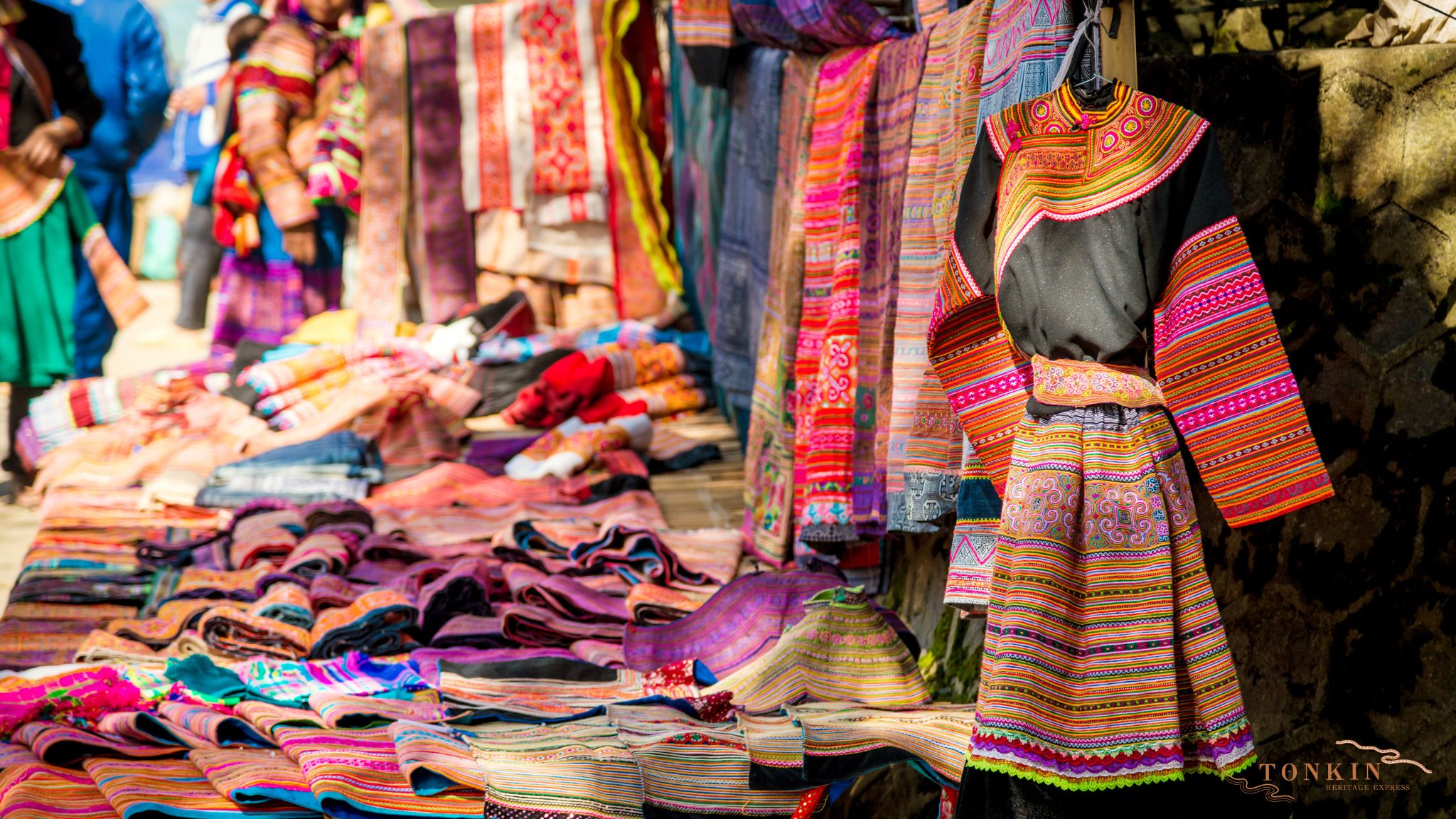 TK – SPPT 9: Ha Noi – Bac Ha Hill Tribe Market – Sa Pa Trek